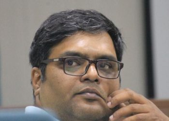 नीति या हिस्सा आखिर केकरा लेल तमसायल अछि कारोबारी जगत