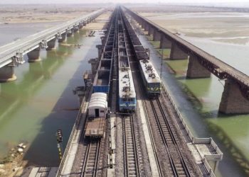 डिहरी-सोननगर रेल पुल स एक संग गुजरल तीनटा ट्रेंन, बनल रिकार्ड